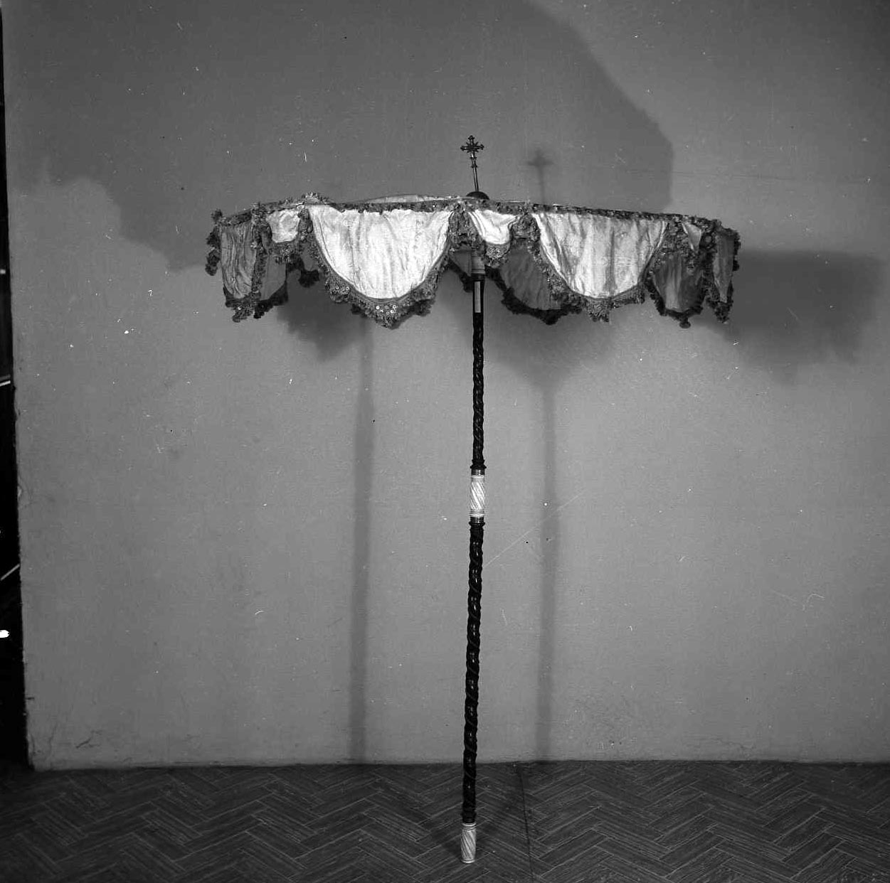 ombrellino processionale - bottega romagnola (sec. XVIII)