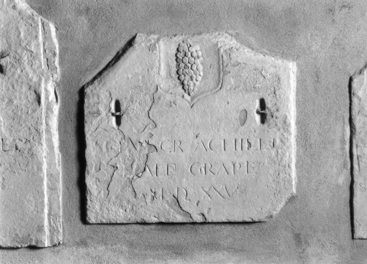 lapide tombale - bottega modenese (sec. XVI)