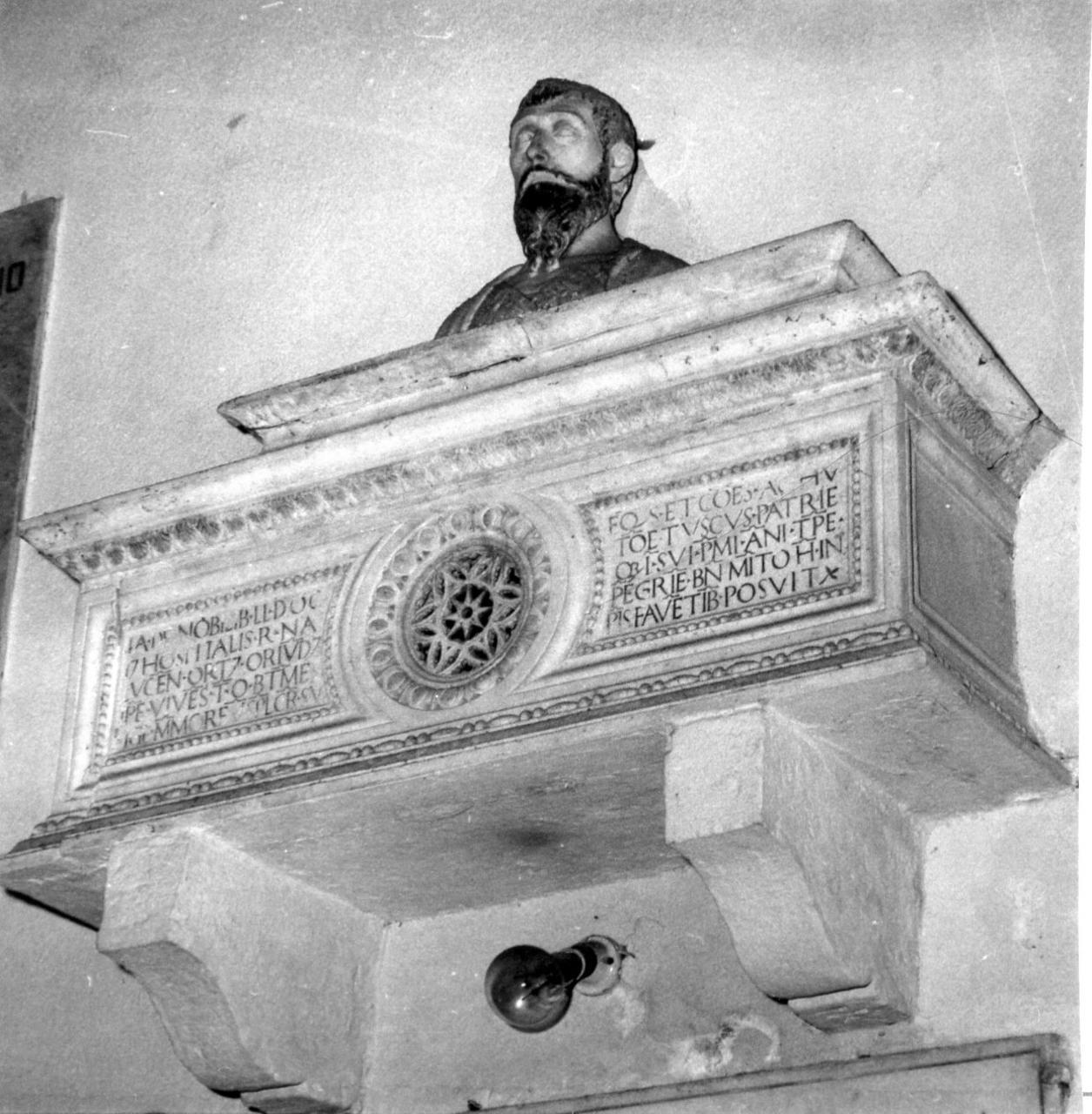 busto di uomo (urna) di Civitali Matteo (sec. XV)