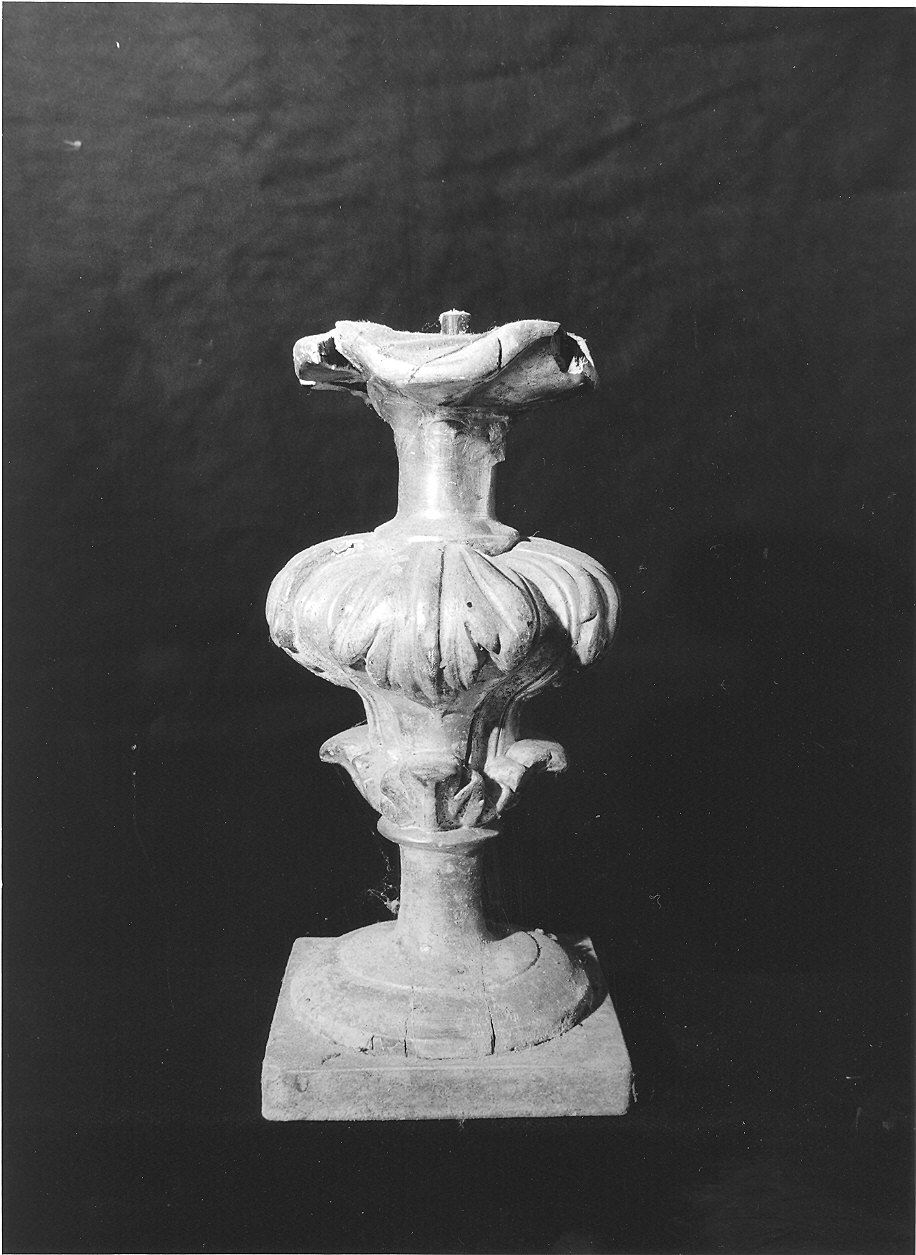 vaso d'altare per composizione floreale, serie - ambito parmense (inizio sec. XVIII)