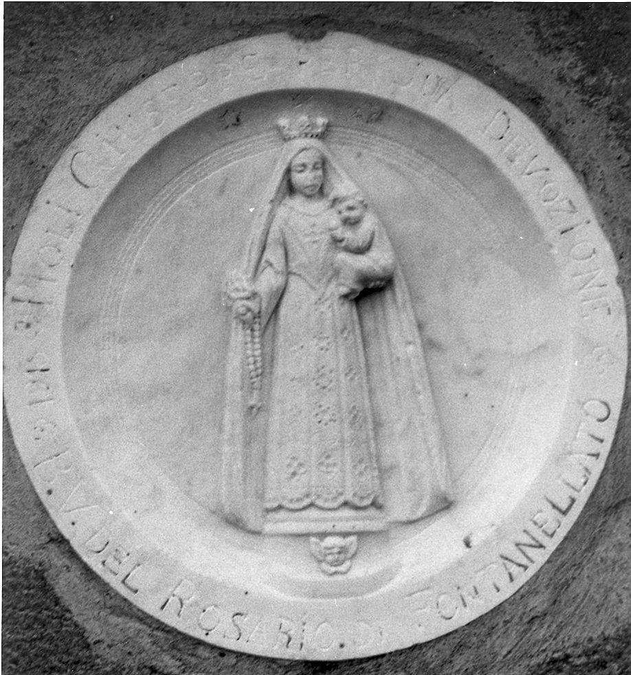 Madonna del Rosario di Fontanellato, Madonna del Rosario (formella) - ambito carrarese (sec. XX)