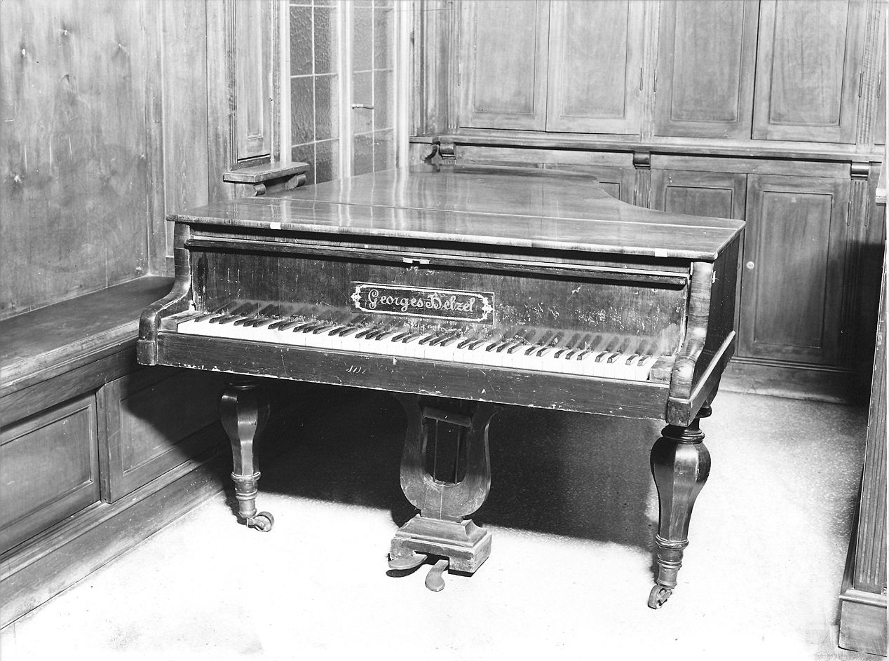 pianoforte - a coda di Belzel Georges (sec. XIX)