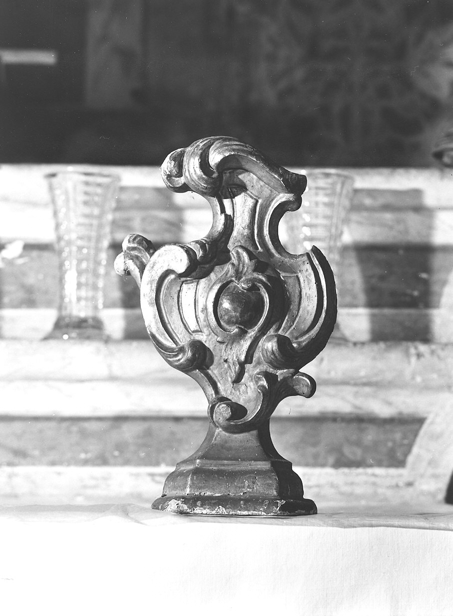 vaso d'altare per composizione floreale, serie - ambito piacentino (seconda metà sec. XVIII)