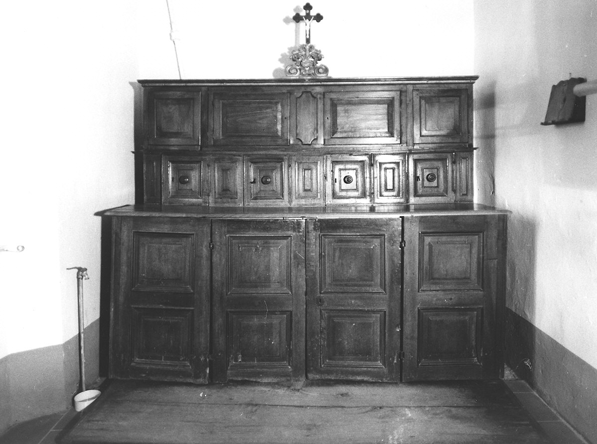 credenza da sacrestia con alzata - ambito piacentino (primo quarto sec. XVIII, sec. XIX)