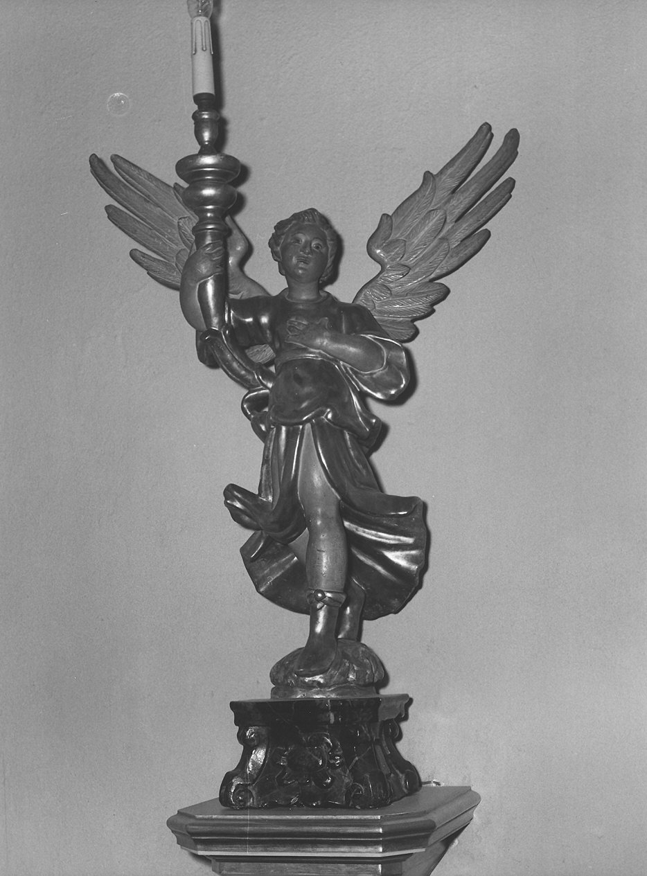 angelo reggicandelabro (candelabro, coppia) - bottega piacentina (fine/inizio secc. XVII/ XVIII)