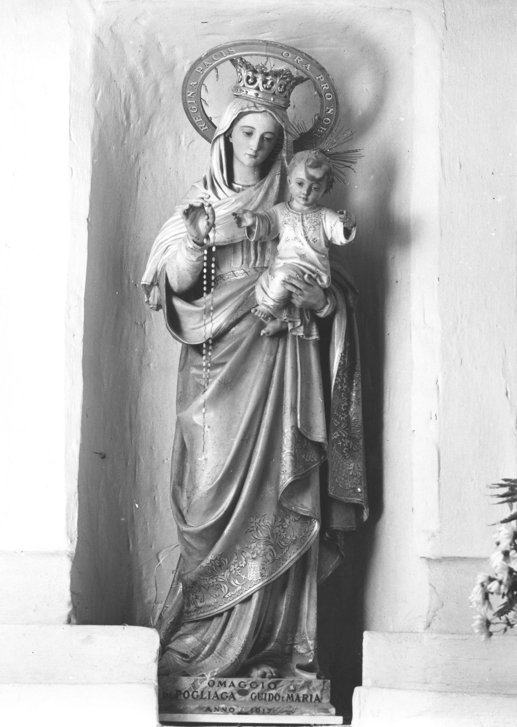 Madonna con Bambino (scultura) di Sala Luigi (primo quarto sec. XX)