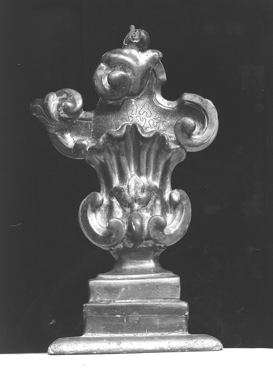 vaso d'altare con composizione floreale, serie - bottega piacentina (sec. XIX)