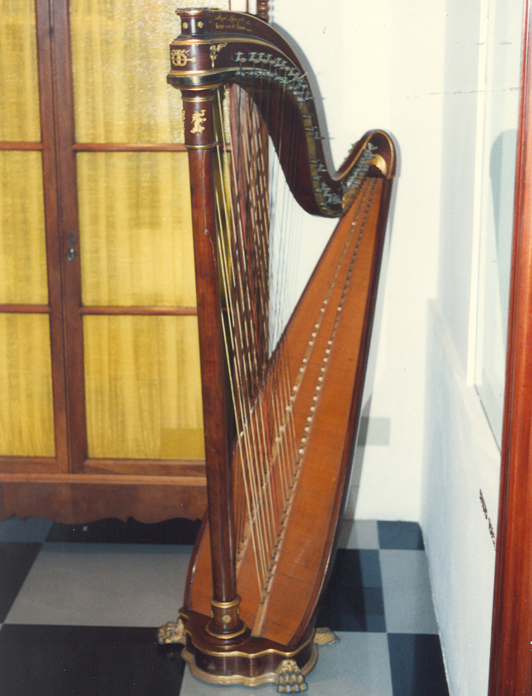 arpa cromatica a corde incrociate di Pleyel - G. Lyon (fine sec. XIX)