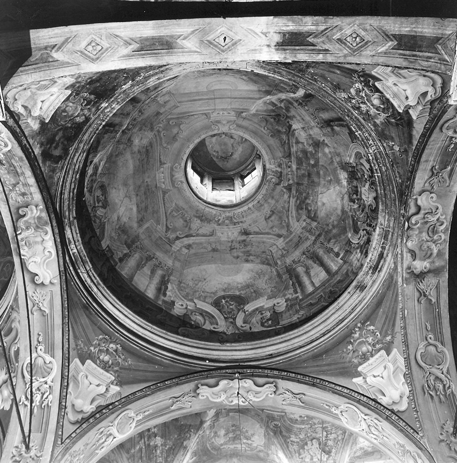 quadratura architettonica (decorazione pittorica, complesso decorativo) di Galluzzi Andrea (attribuito) (inizio sec. XVIII)