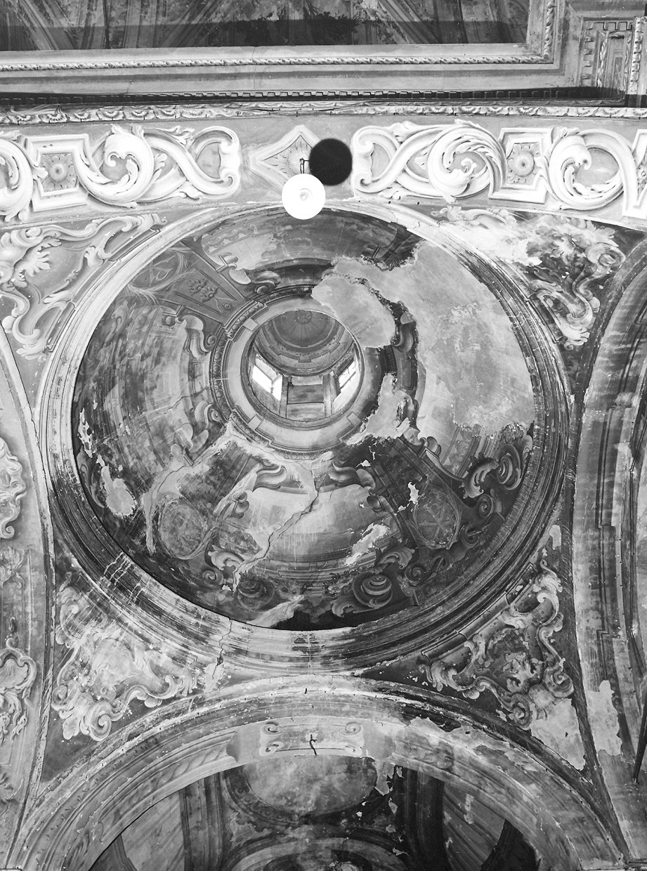 quadratura architettonica (decorazione pittorica, complesso decorativo) di Galluzzi Andrea (attribuito) (inizio sec. XVIII)