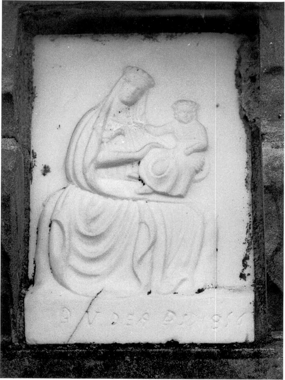 Maestà della Madonna di Montenero, Madonna con Bambino (rilievo) - ambito carrarese (sec. XIX)