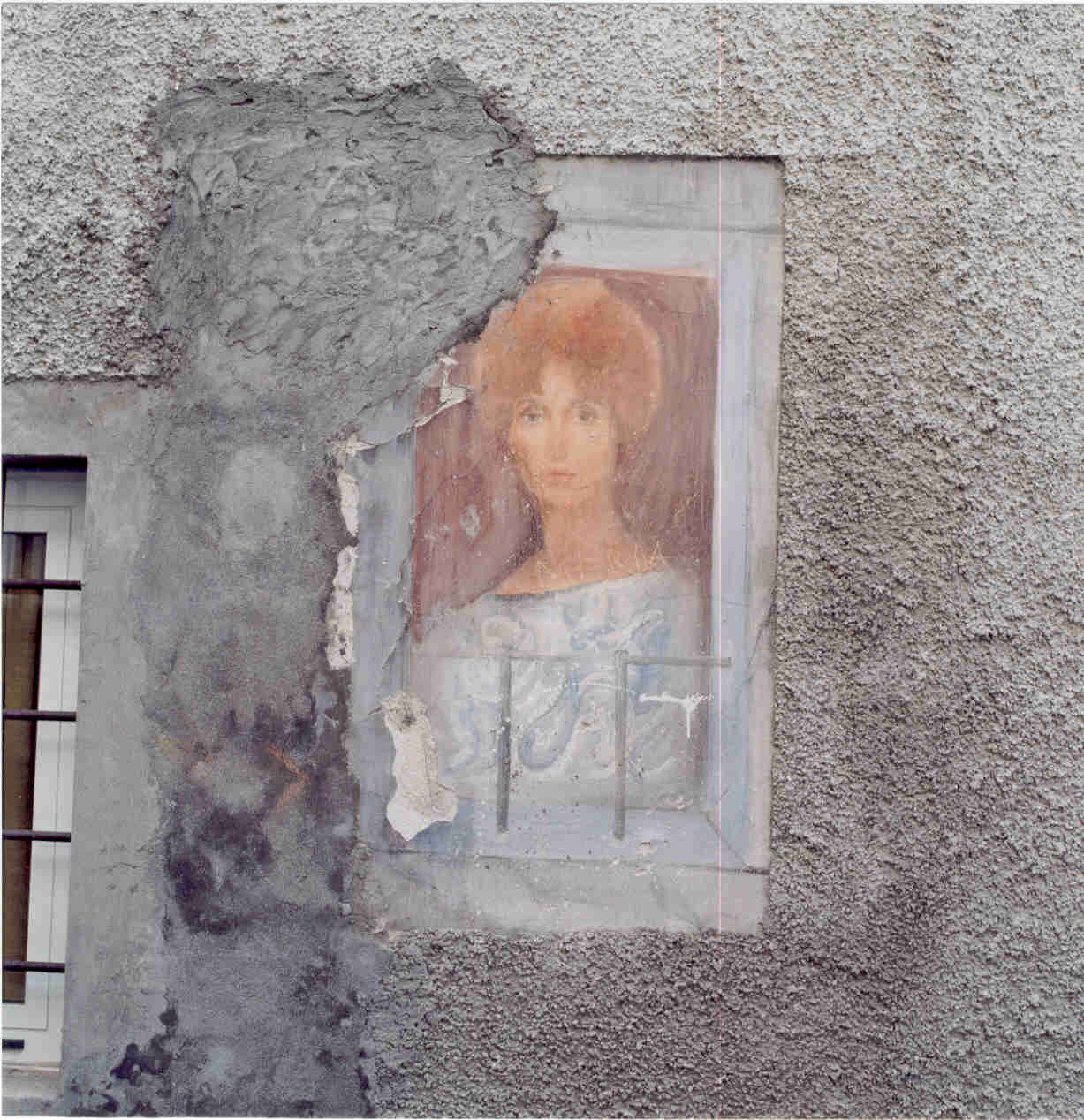 ritratto di donna alla finestra (dipinto) di Madoi Walter (terzo quarto sec. XX)