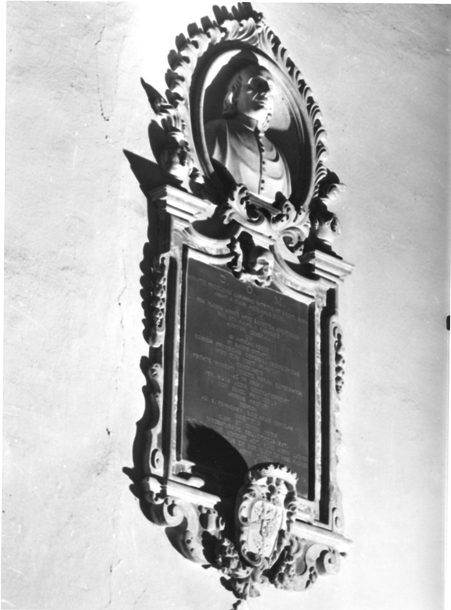 lapide commemorativa di Lazzoni Leonardo (sec. XVIII)