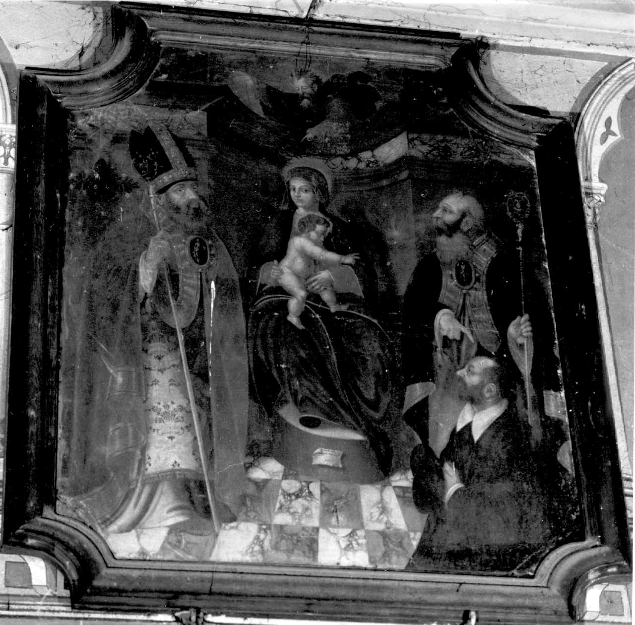 Madonna con Bambino, Padre Eterno, Santo Vescovo, Sant'Antonio Abate e donatore (dipinto) di Rivelli Prassitele detto Dalla Barba (metà sec. XVI)