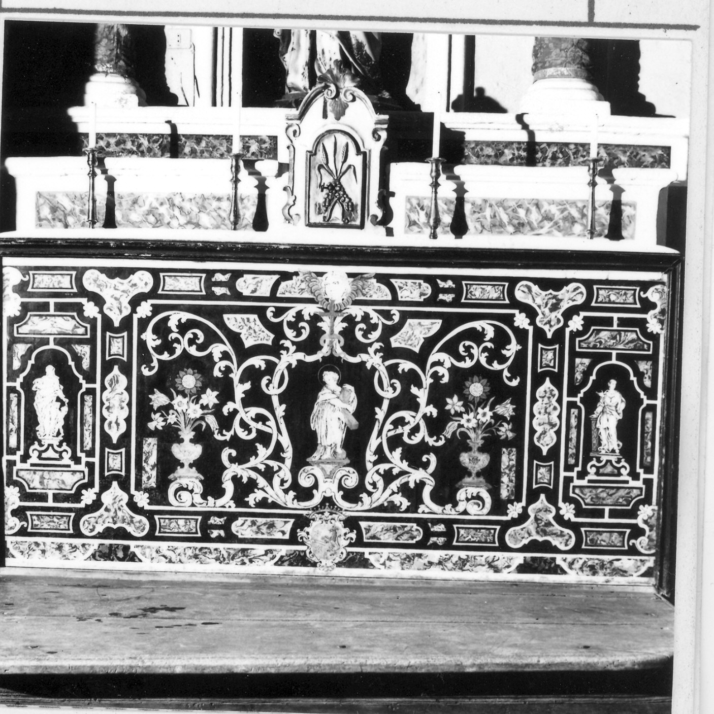 Sant'Andrea, la Carità e la Fortezza (paliotto - a pannello piano) - ambito emiliano (sec. XVIII)