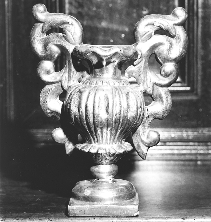 vaso d'altare per composizione floreale, serie - ambito parmense (sec. XVIII)