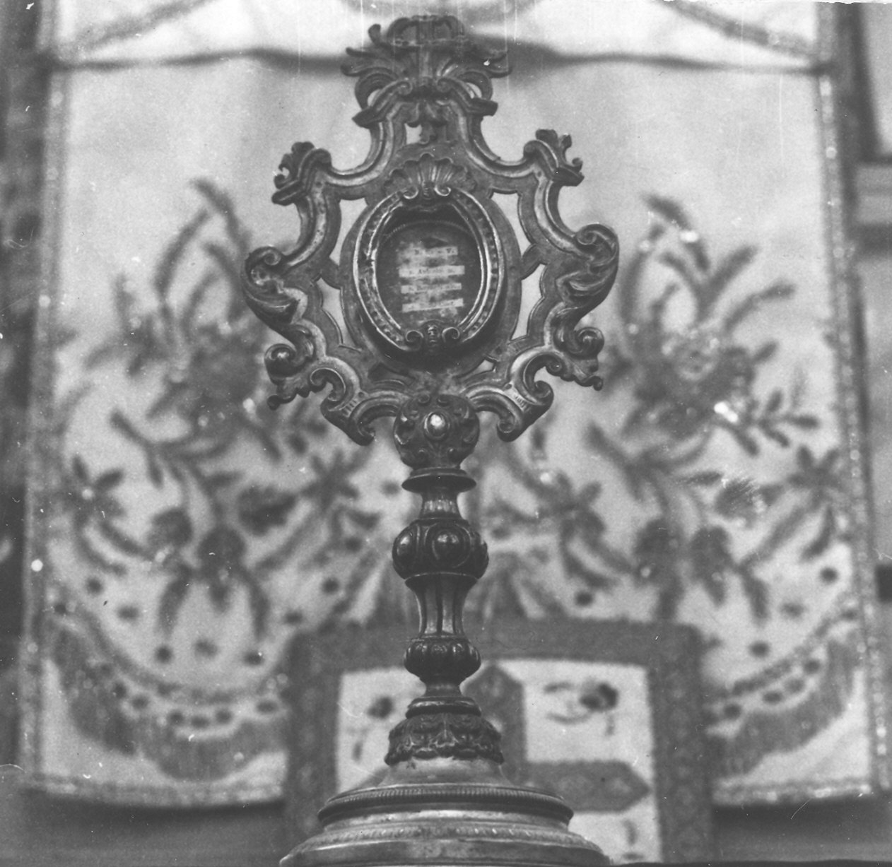 Reliquiario della Beata Vergine delle Grazie, di Sant'Antonino, di San Bernardo (reliquiario - a ostensorio) - produzione Italia settentrionale (primo quarto sec. XX)