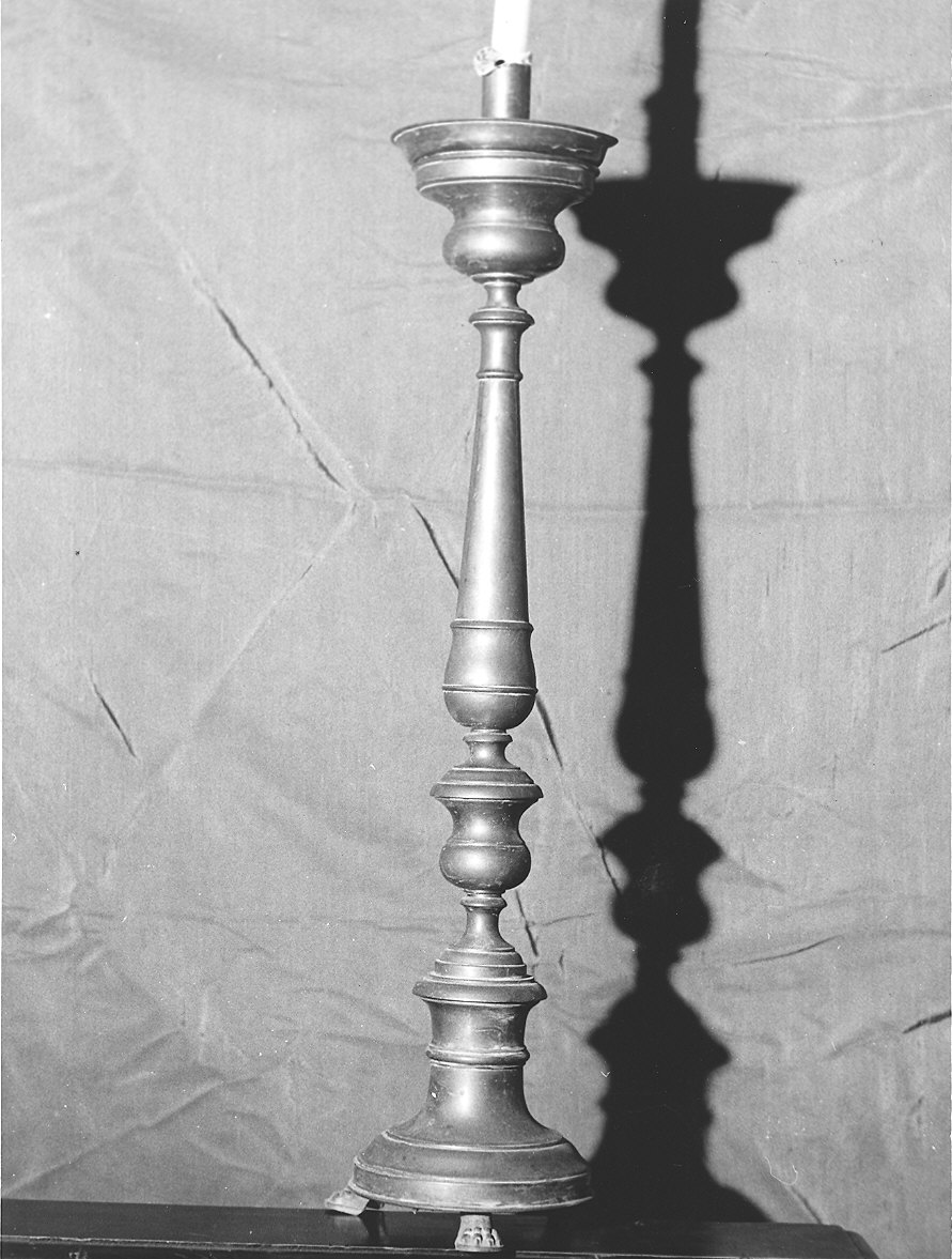 candeliere d'altare, serie - produzione Italia settentrionale (inizio sec. XX)