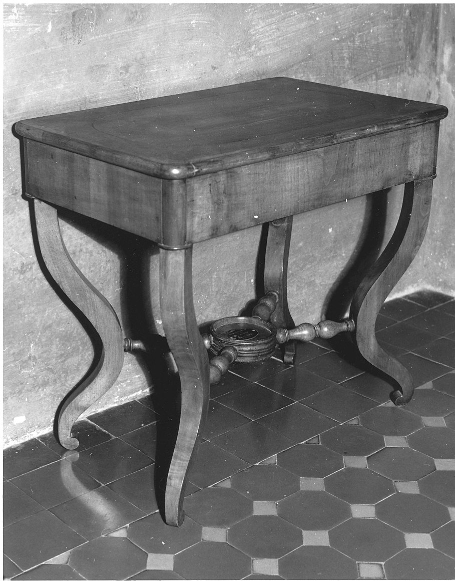 tavolino da centro - ambito parmense (fine sec. XIX)