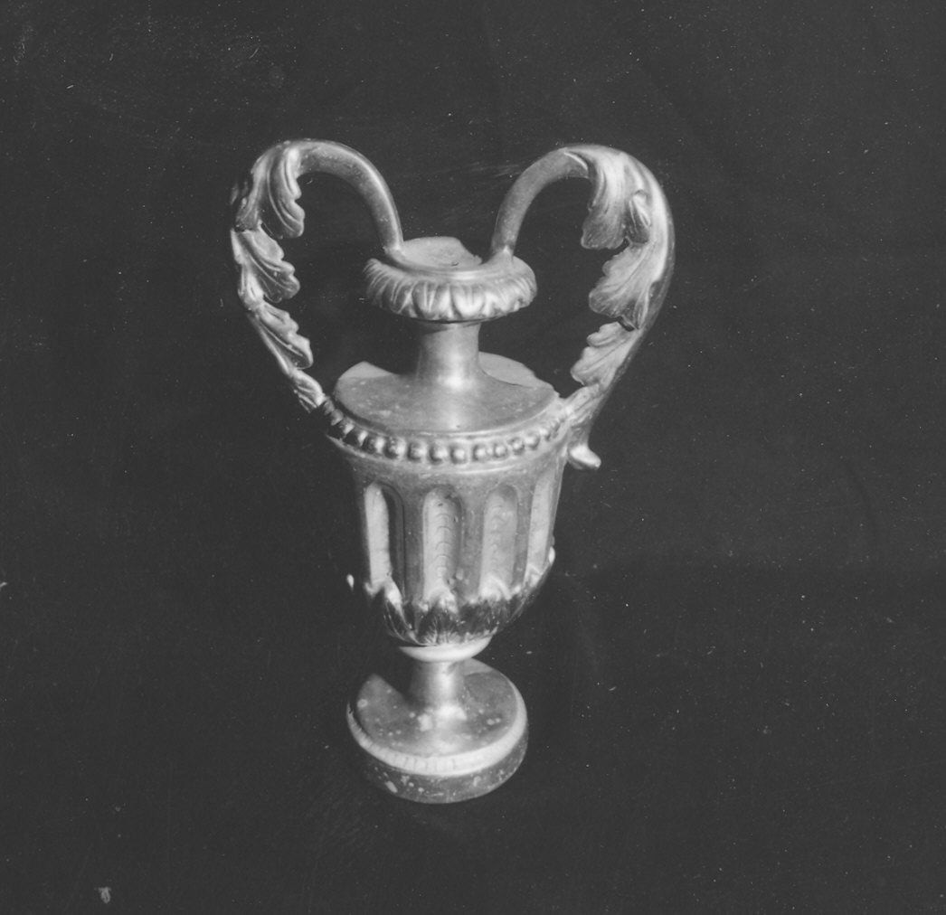 vaso d'altare con composizione floreale, serie - ambito parmense (ultimo quarto sec. XVIII)