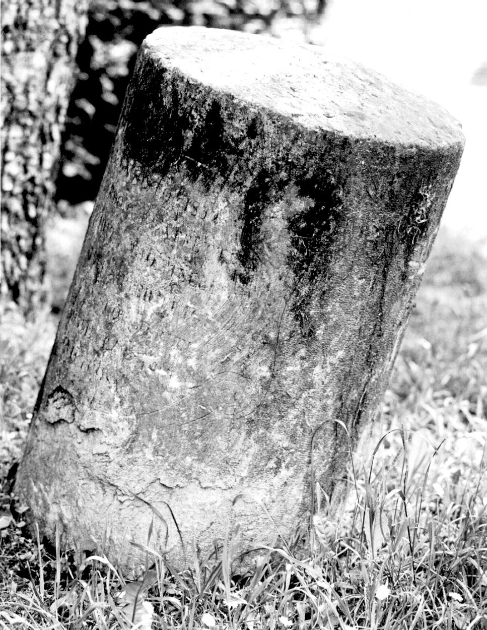 monumento funebre - a cippo - ambito parmense (prima metà sec. XIX)