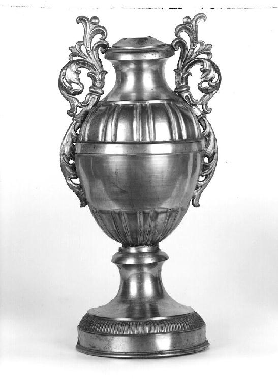 vaso d'altare per composizione floreale, serie - produzione italiana (sec. XX)