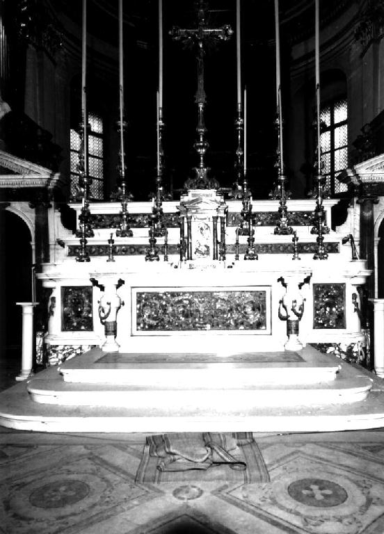 altare maggiore di Ferrari Donnino, Della Meschina Domenico (sec. XVIII)