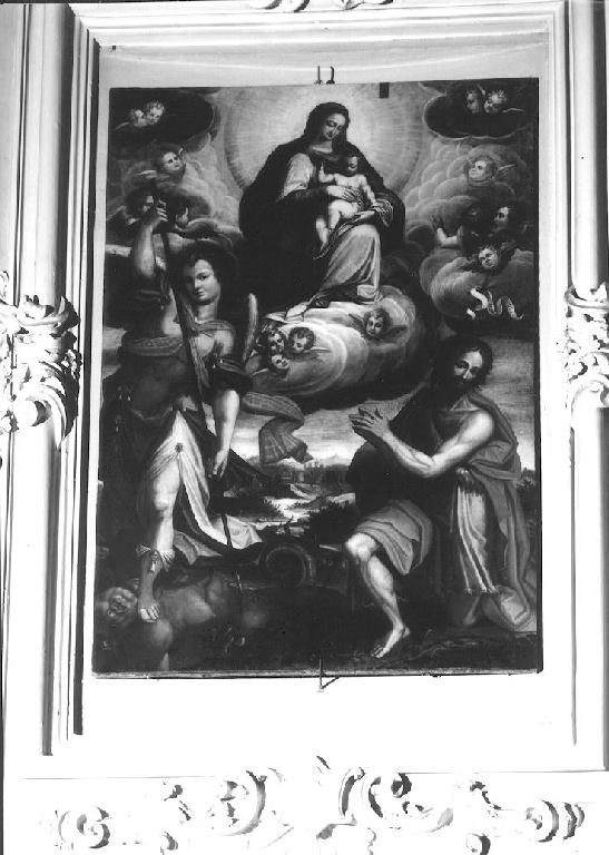 Madonna con Bambino, San Michele Arcangelo e San Giovanni Battista (dipinto) di Lucchi Giulio Cesare (sec. XVII)