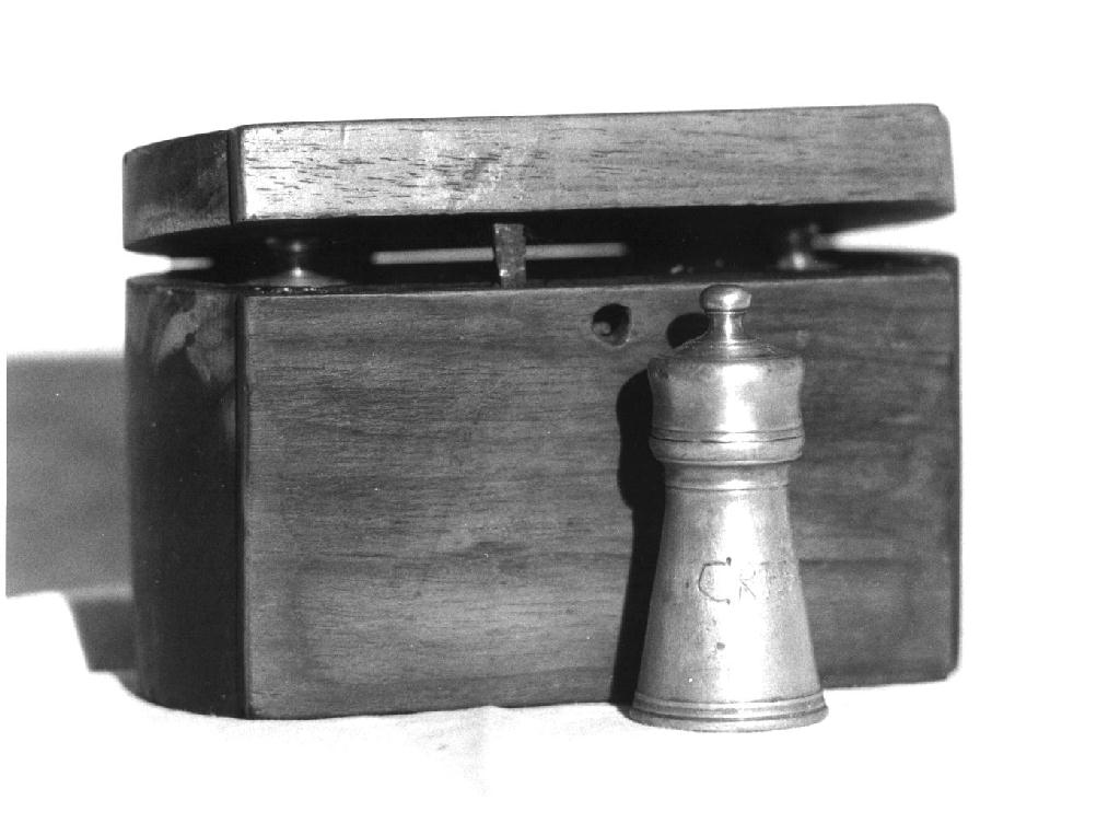 custodia - di vasetti per oli santi - produzione Italia settentrionale (secc. XIX/ XX)