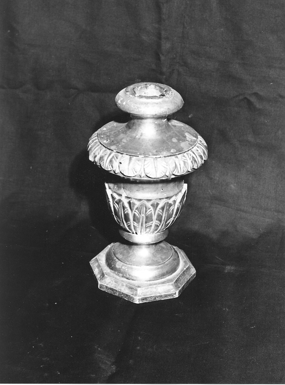 vaso d'altare per composizione floreale, coppia - produzione parmense (sec. XIX)