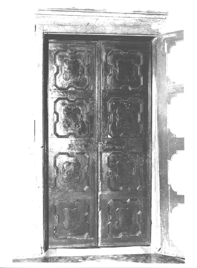 porta - a due battenti, elemento d'insieme - ambito piacentino (primo quarto sec. XVIII)