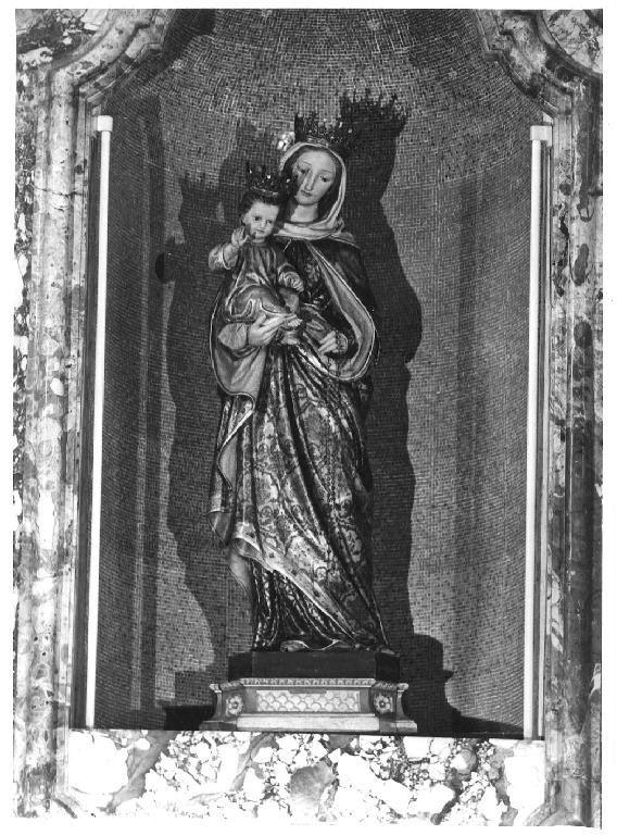 Madonna con Bambino (statua) - produzione Italia settentrionale (sec. XIX)