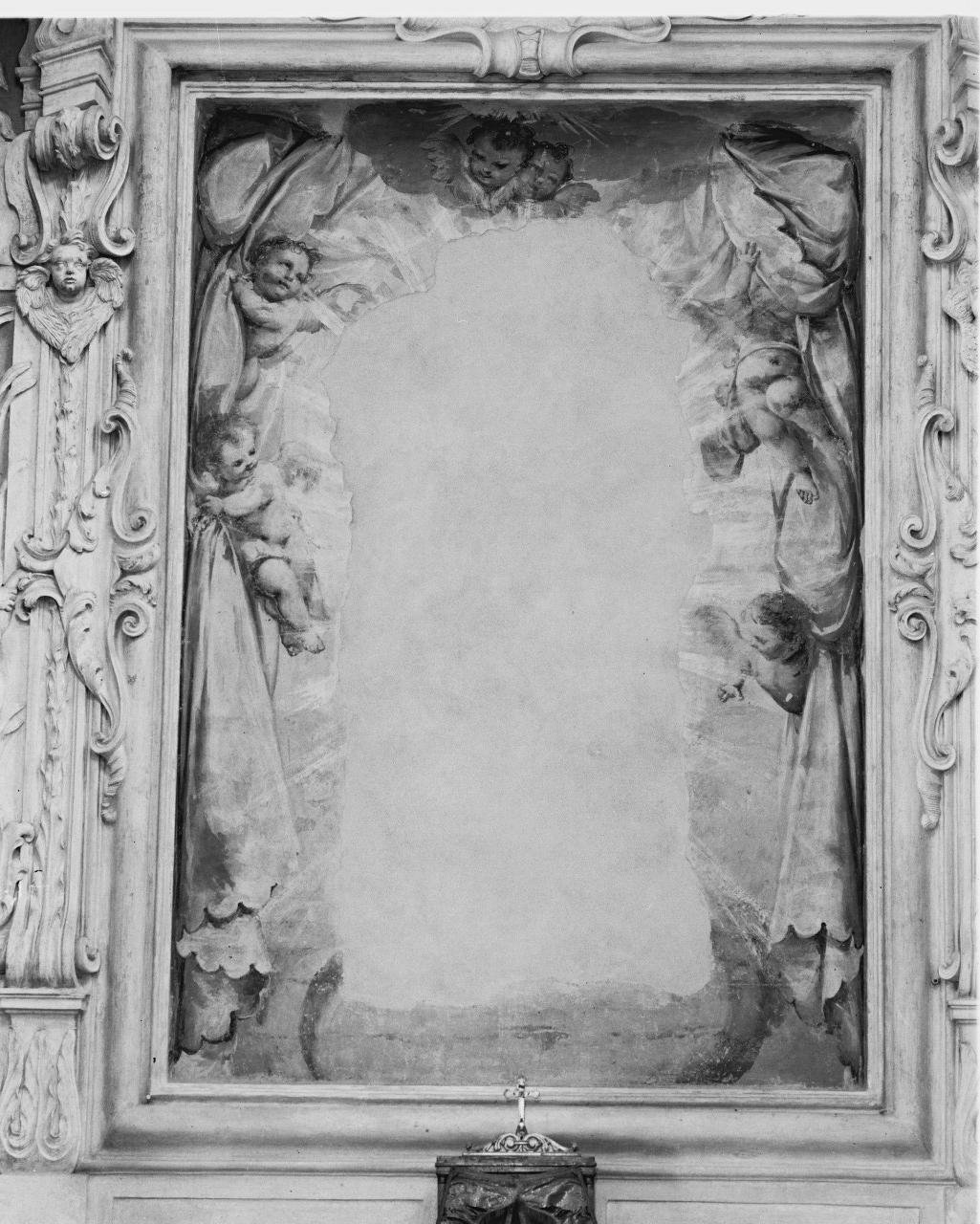 Angeli reggicortina (dipinto) di Mussi Luigi (attribuito) (sec. XVIII)