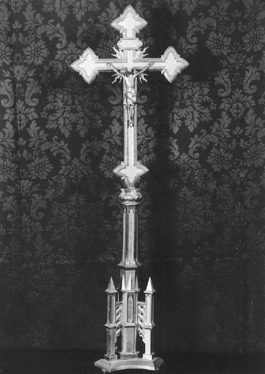 croce d'altare di Vezzani Guido (prima metà sec. XX)