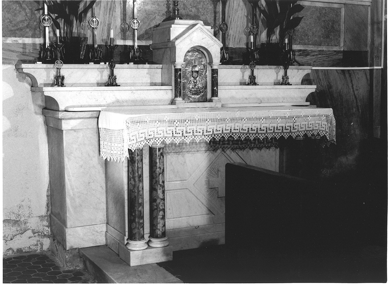 altare - ambito carrarese (primo quarto sec. XX)