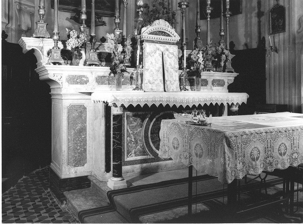 altare maggiore - ambito carrarese (sec. XX)