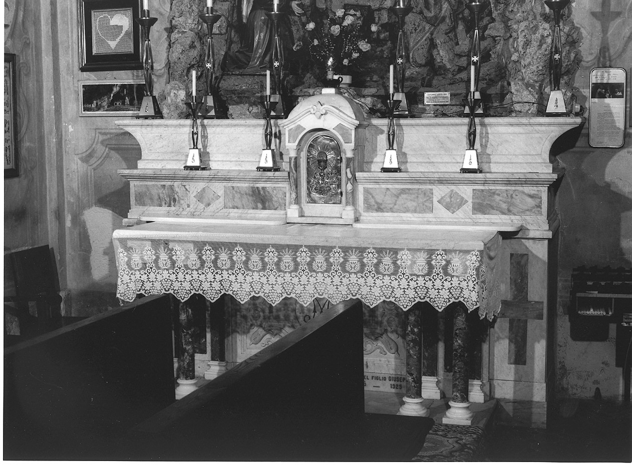 altare - ambito carrarese (primo quarto sec. XX)