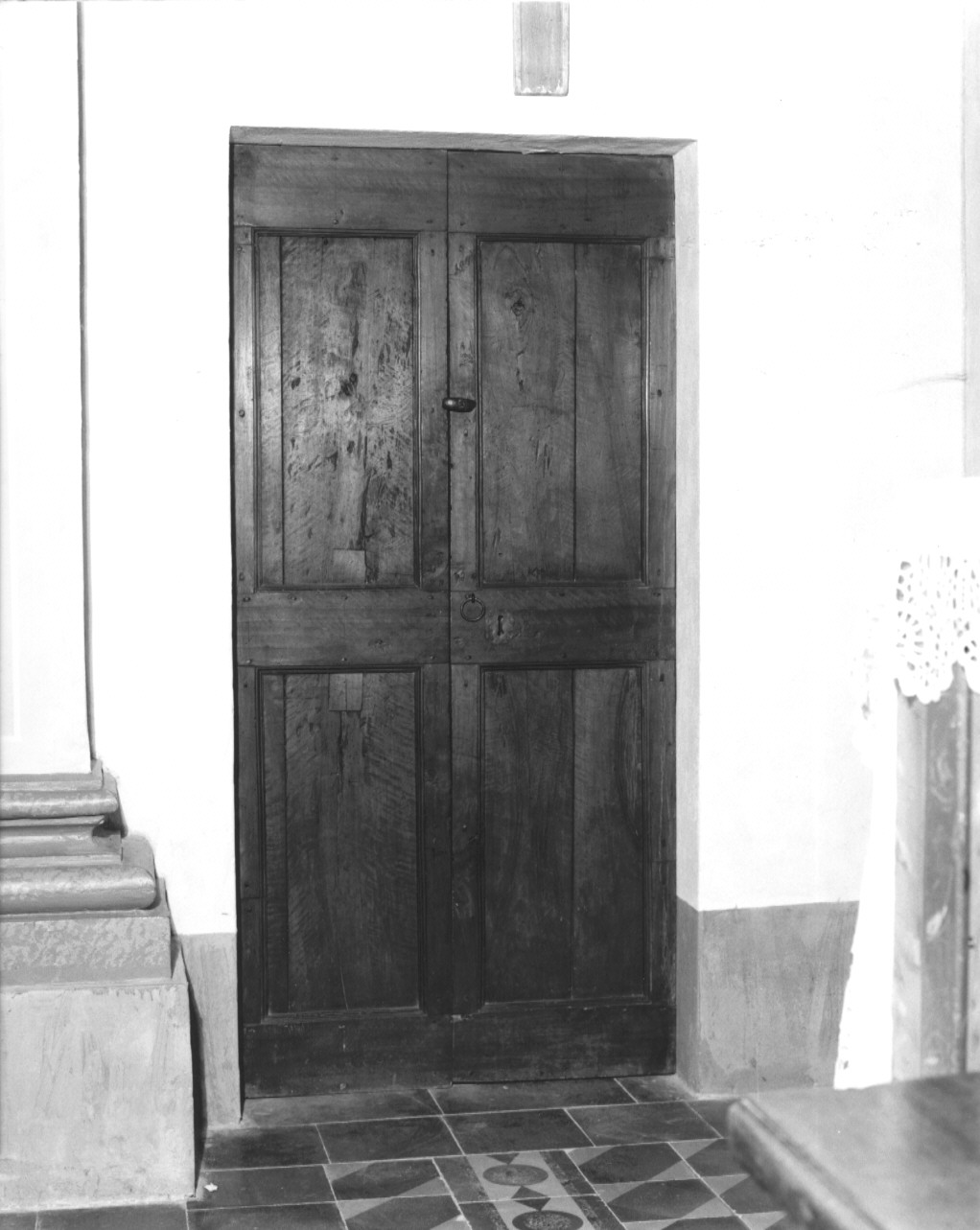 porta - a due battenti, serie - ambito parmense (ultimo quarto sec. XVIII)