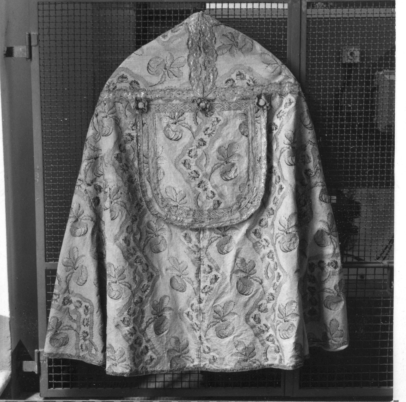 paramento liturgico - manifattura emiliana (sec. XVIII)