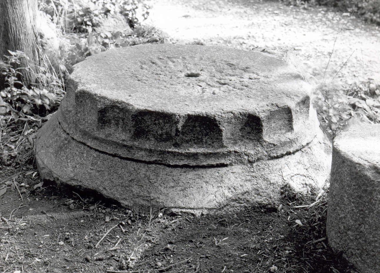 base di colonna - ambito europeo (secc. I/ II)