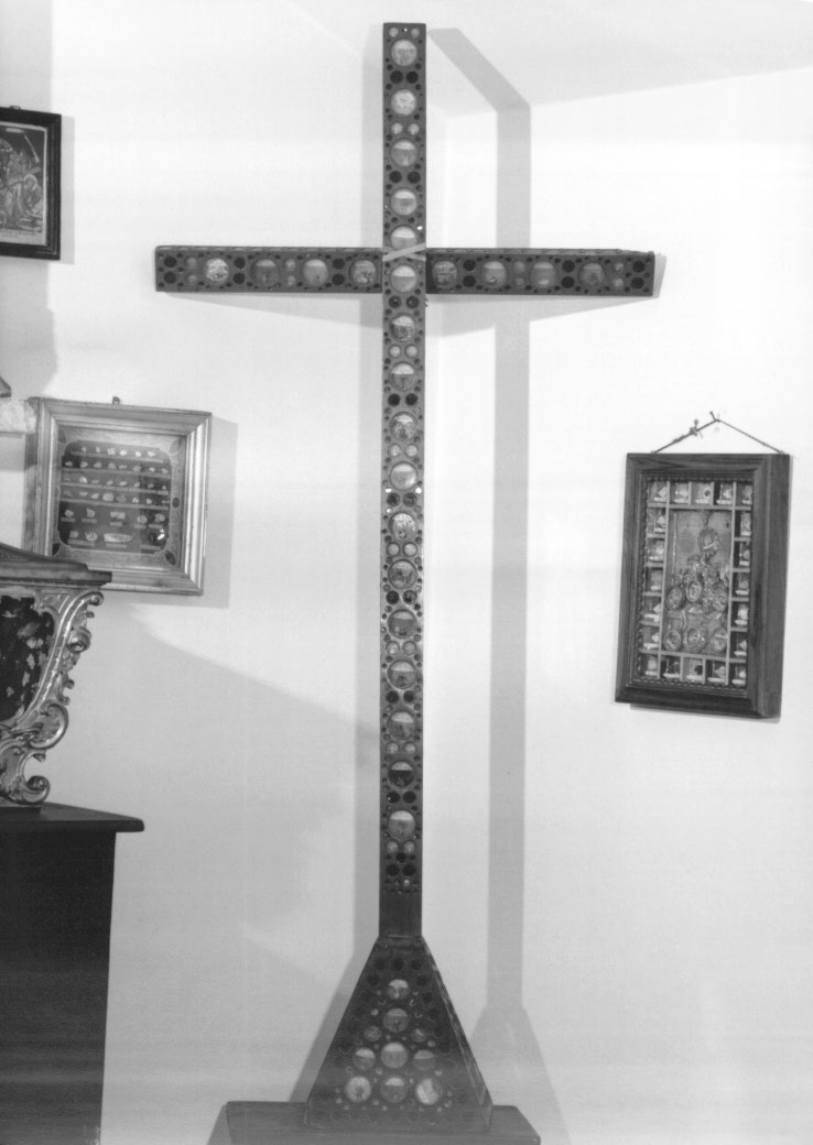 reliquiario - a croce - ambito friulano (prima metà sec. XX)