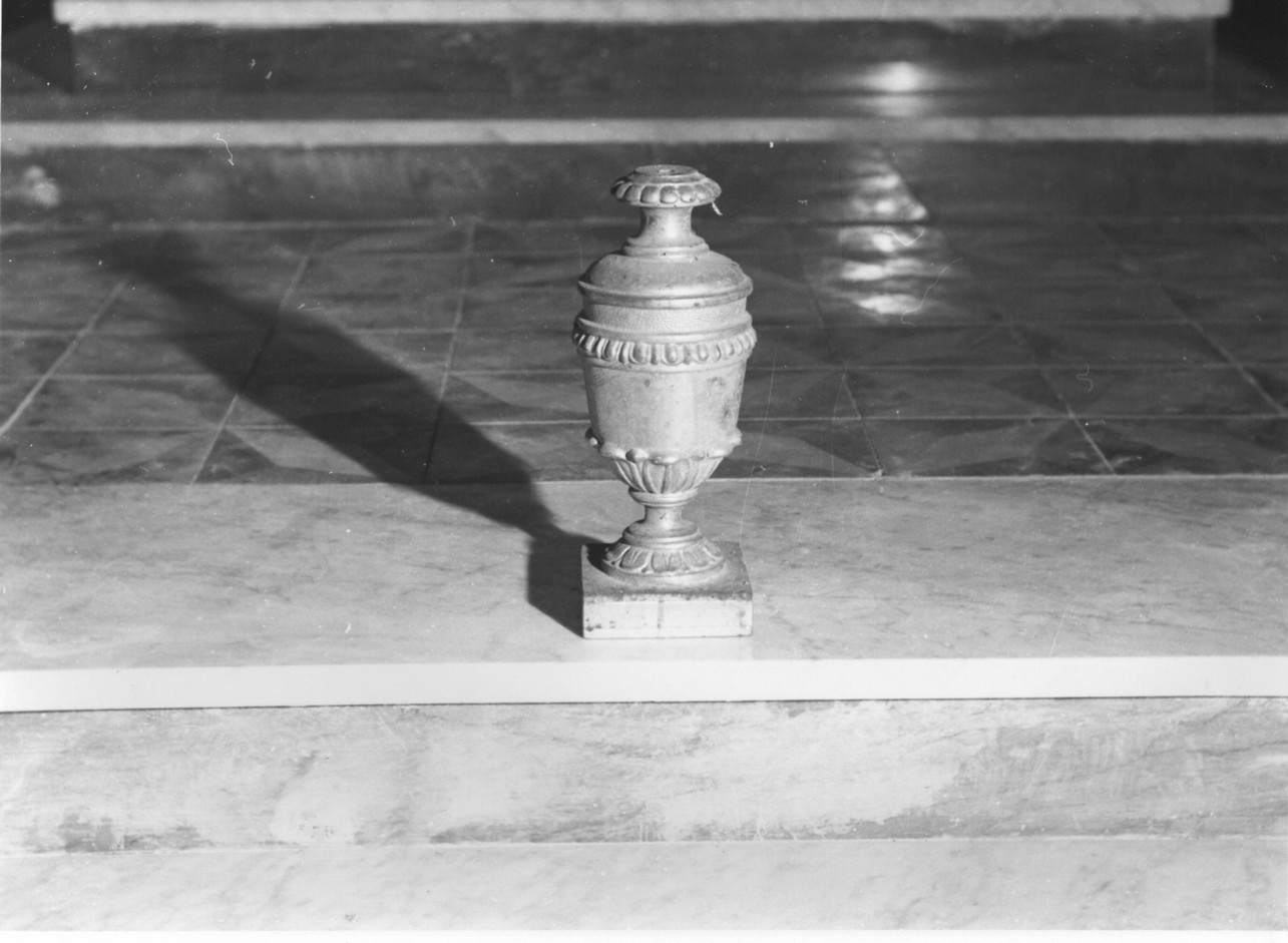 vaso d'altare, serie - bottega ligure (fine/inizio secc. XIX/ XX)