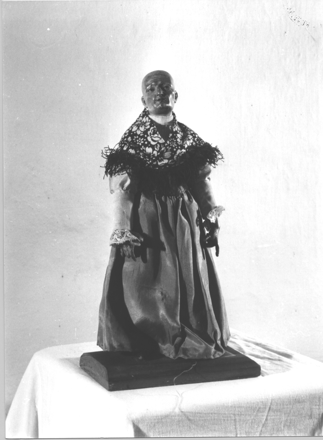 uomo vestito da donna (statuetta di presepio, elemento d'insieme) di Maragliano Anton Maria (bottega) (secc. XVII/ XX)