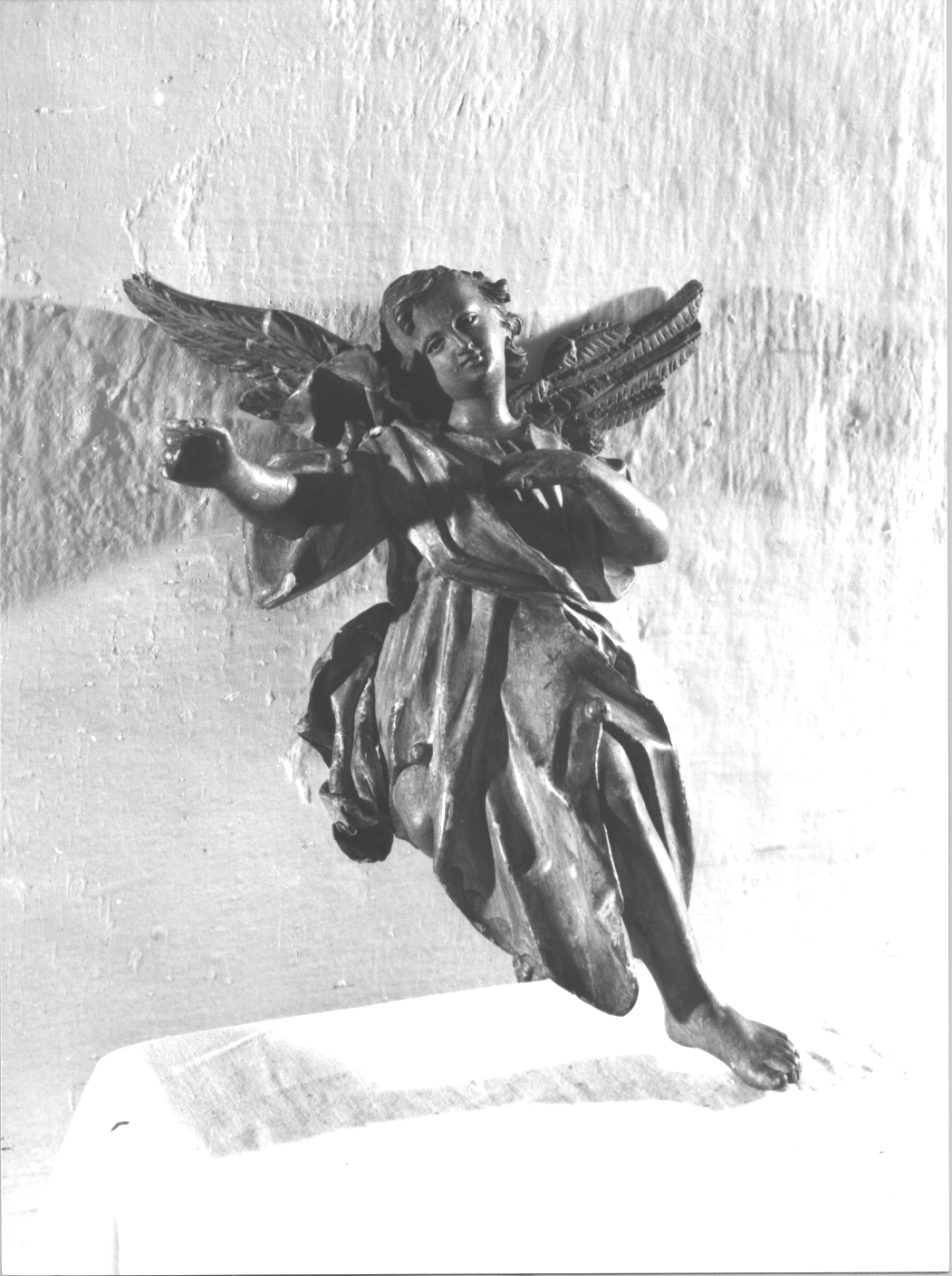angelo (statuetta di presepio, elemento d'insieme) di Maragliano Anton Maria (maniera) (fine/inizio secc. XVII/ XVIII)