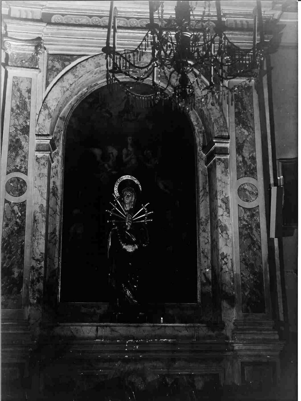 Madonna trafitta da sette spade (statua, elemento d'insieme) di Sala L (sec. XX)