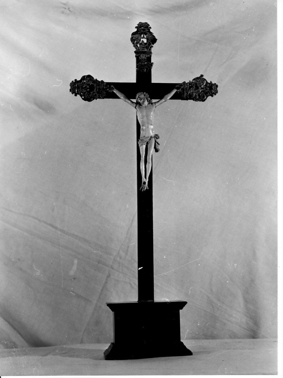 croce d'altare, opera isolata - bottega italiana (metà sec. XVIII)