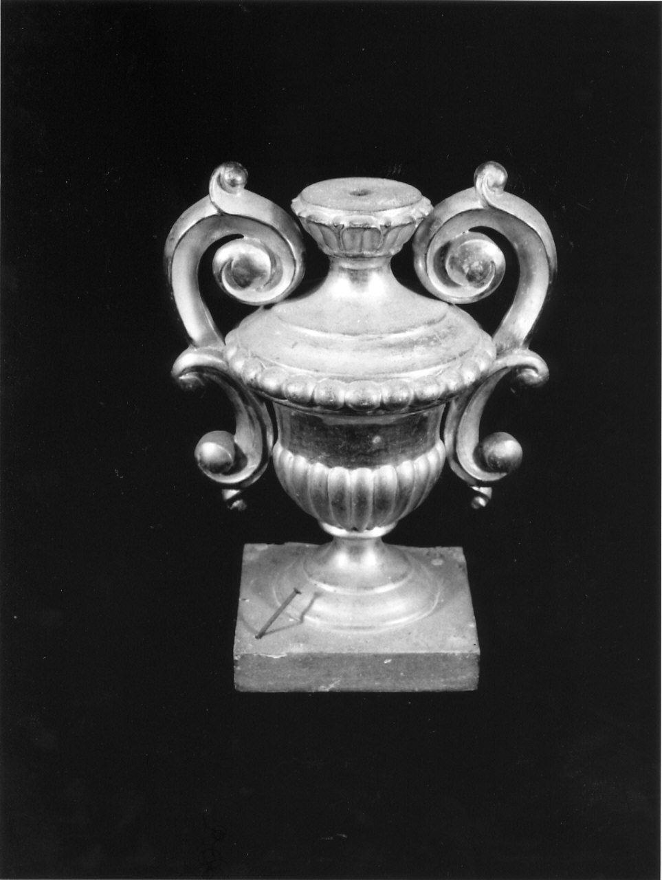 vaso d'altare, coppia - bottega ligure (metà sec. XIX)