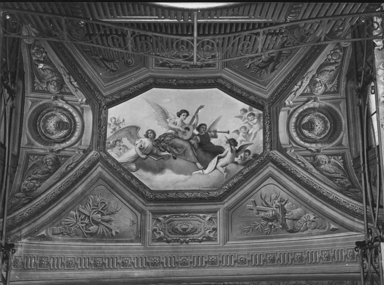 angeli musicanti in gloria (decorazione pittorica, complesso decorativo) di Gainotti Luigi (inizio sec. XX)
