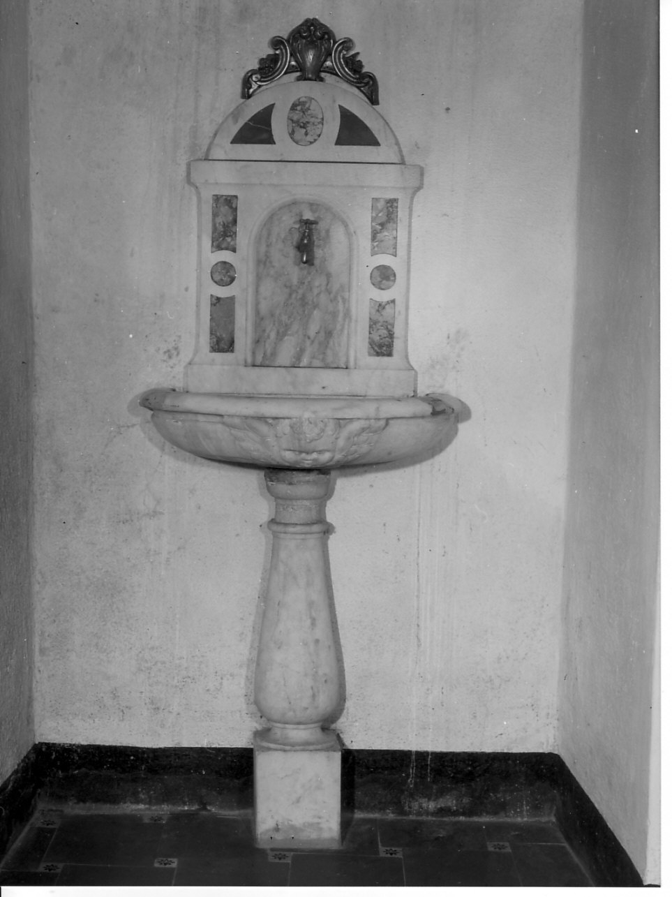 lavabo da sacrestia, opera isolata - bottega ligure (sec. XVII, sec. XVIII)