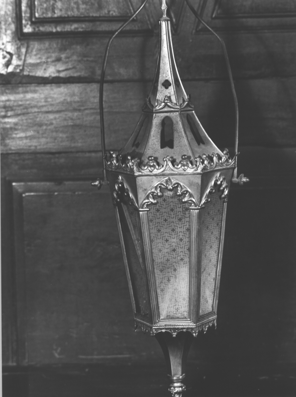 motivi decorativi architettonici (lanterna processionale, coppia) - bottega italiana (sec. XX)